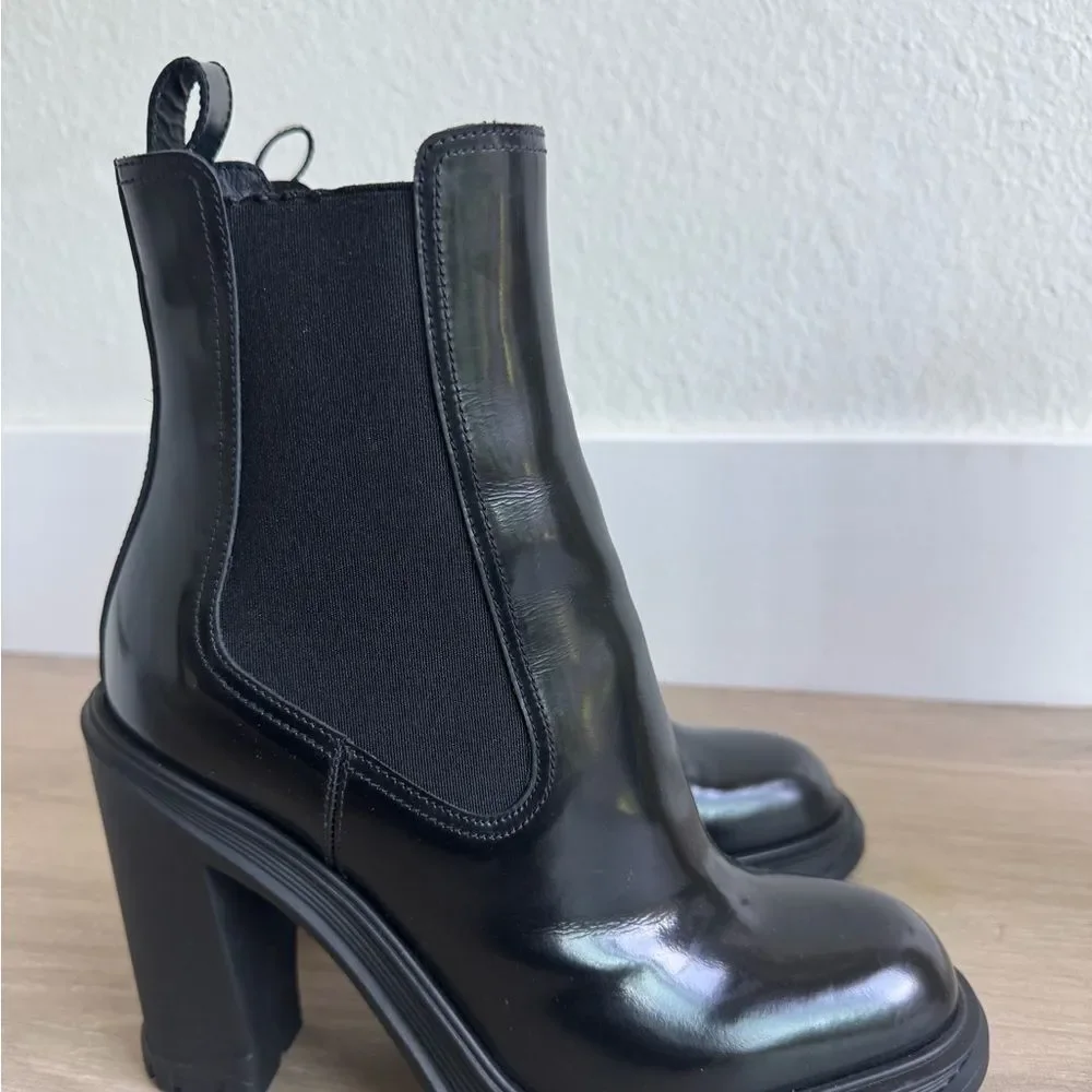 Alexander McQueen authentic alexander